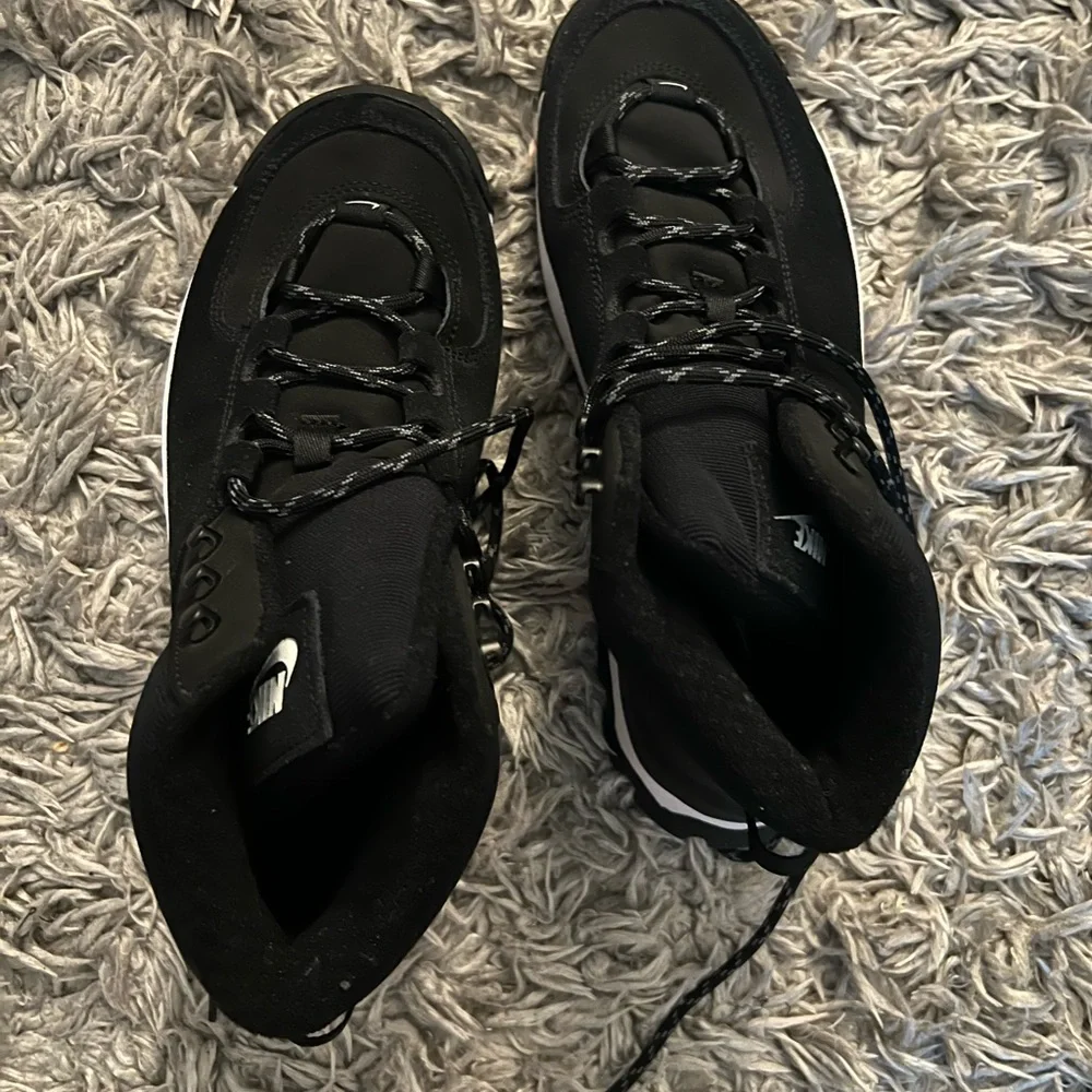 Nike City Classic boot womens new without box black/white size: 7.5 - Picture 4 of 8